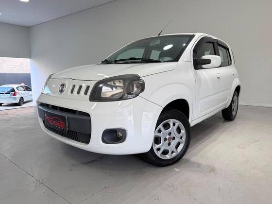 FIAT UNO 1.0 EVO VIVACE 8V FLEX 4P MANUAL FIAT UNO 1.0 EVO VIVACE 8V FLEX 4P MANUAL